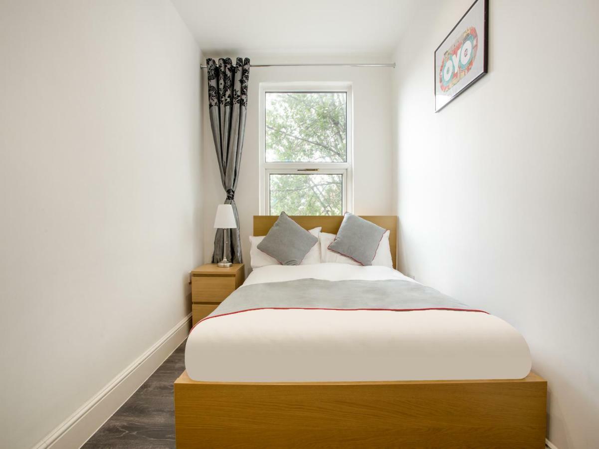 The Broadway - London Heathrow 2* Southall