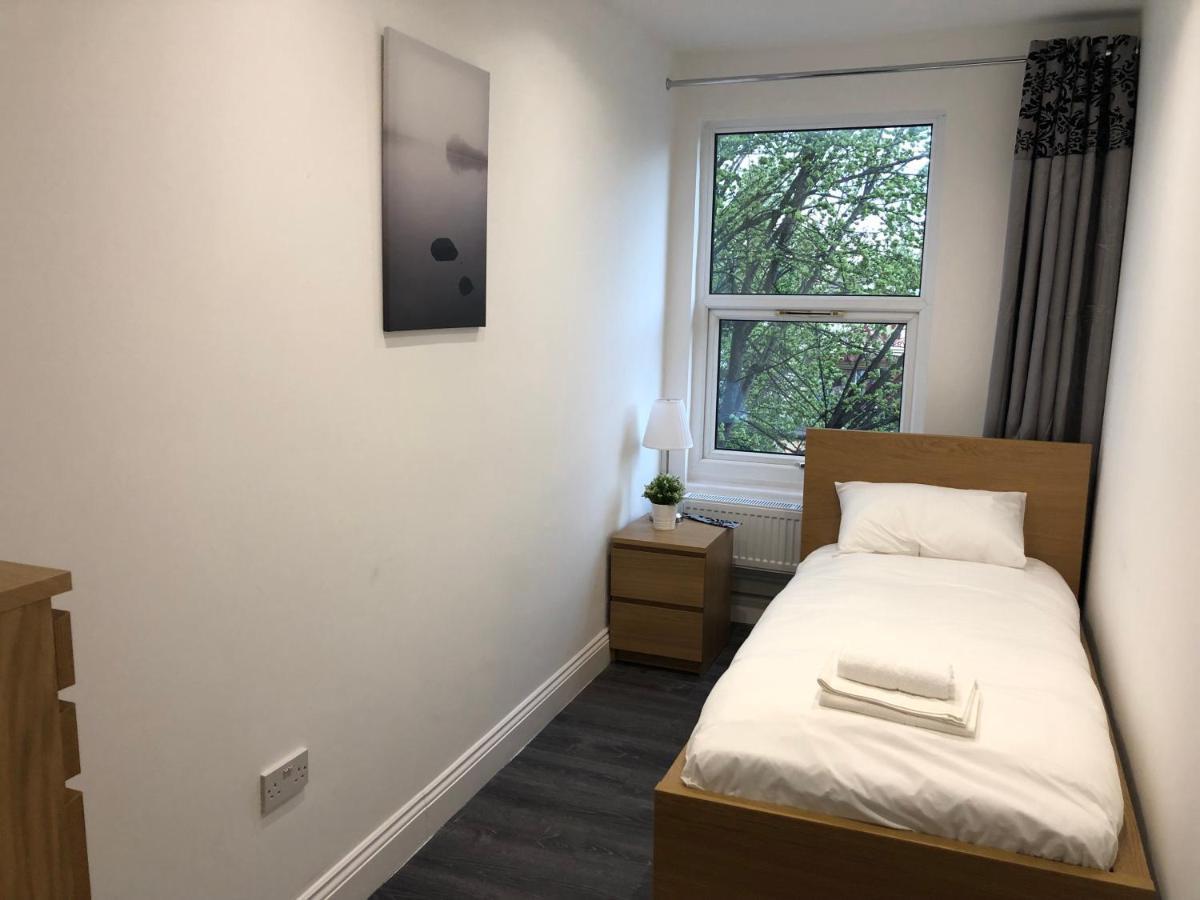 The Broadway - London Heathrow Hotel 2*