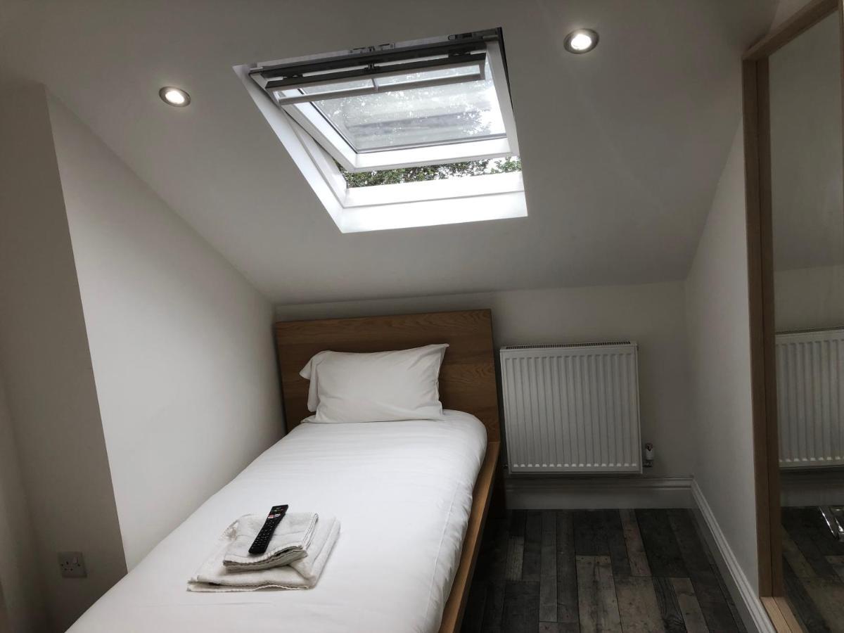 Hotel The Broadway - London Heathrow 2*