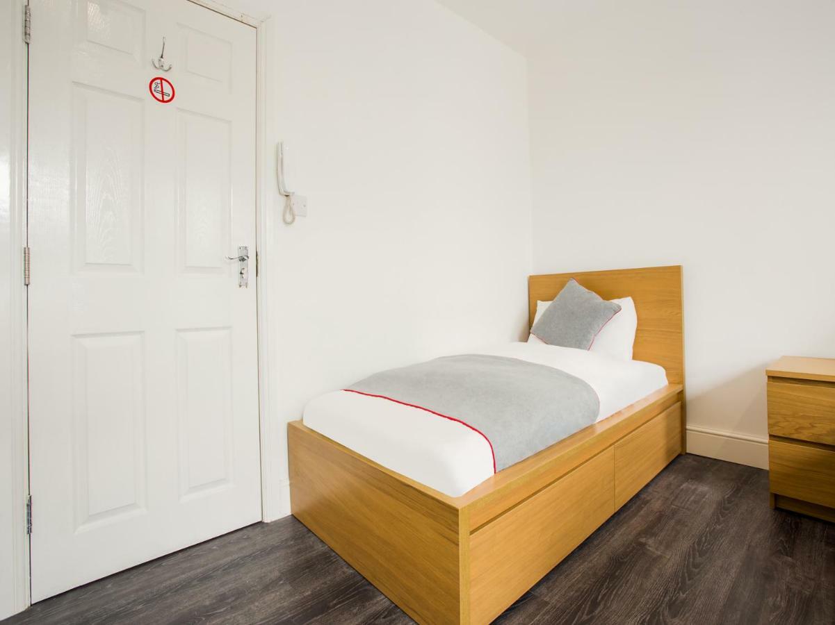 The Broadway - London Heathrow 2*
